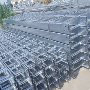 热浸锌梯式桥架