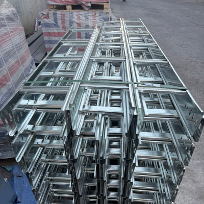 镀锌梯式桥架