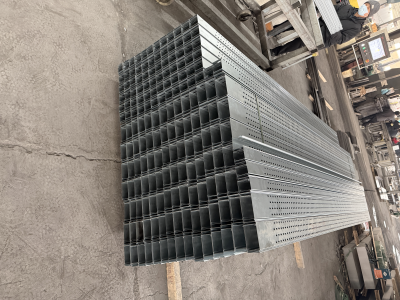 出口多孔桥架（可按需制作）